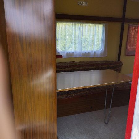 Camping La Foret Du Morvan Vintage Caravan Larochemillay Екстер'єр фото